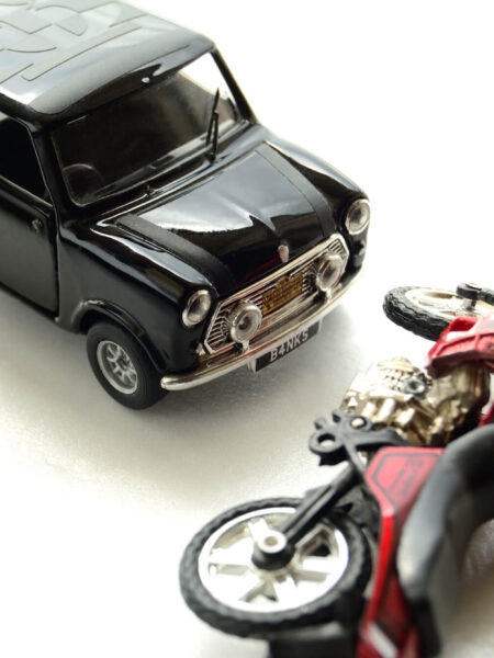 バイク事故には要注意!事故事例から学ぶ安全運転のポイント