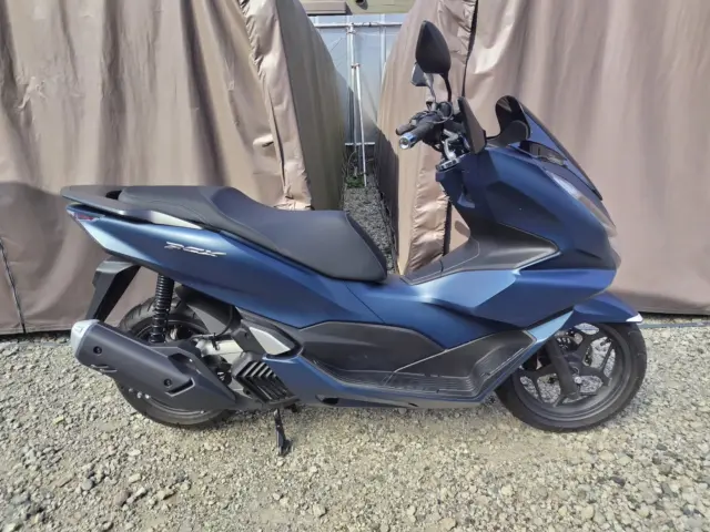 ホンダPCX125(2023年モデル)買取依頼ありがとうございました。こちらの車両はエンジン始動、外装小傷。￥300,000でお取引させて頂きました。
#stepup #バイク買取 #バイク販売 #honda #pcx